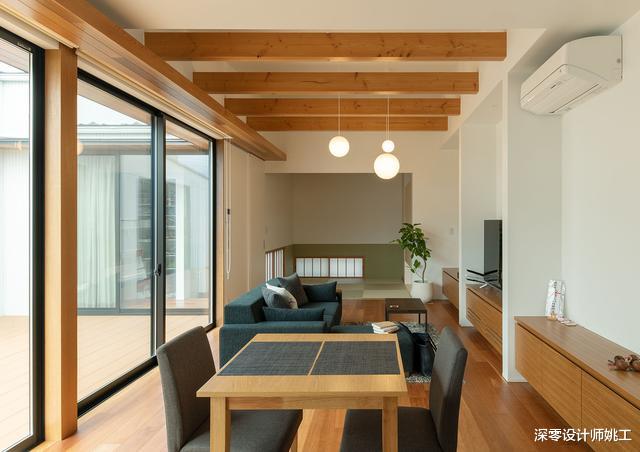 |在日本有独栋住宅,真不容易!他家电视墙一分为3,打上整排矮柜