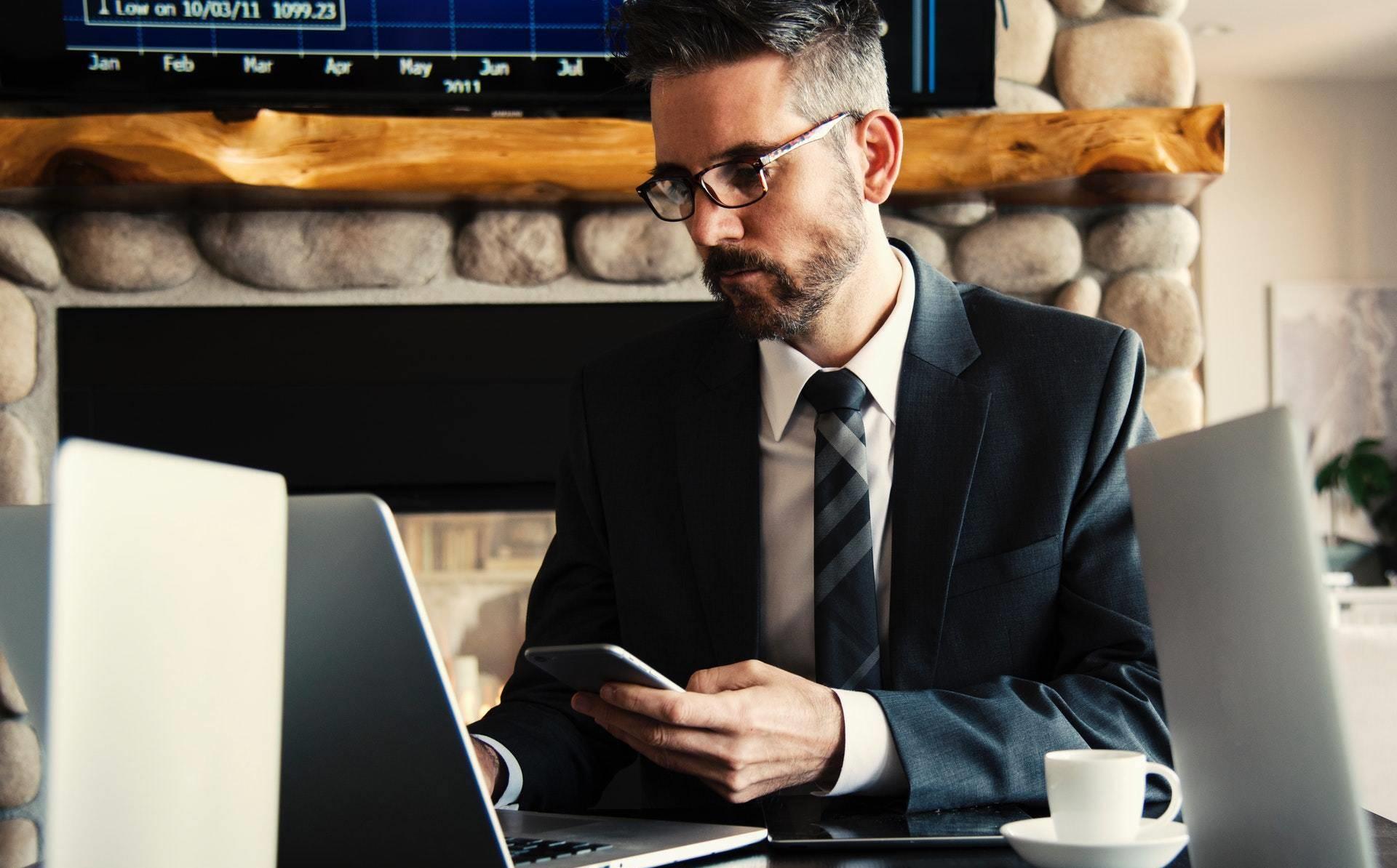 「」工作再难找,也不建议从事这3类工作,越混越“没出息”