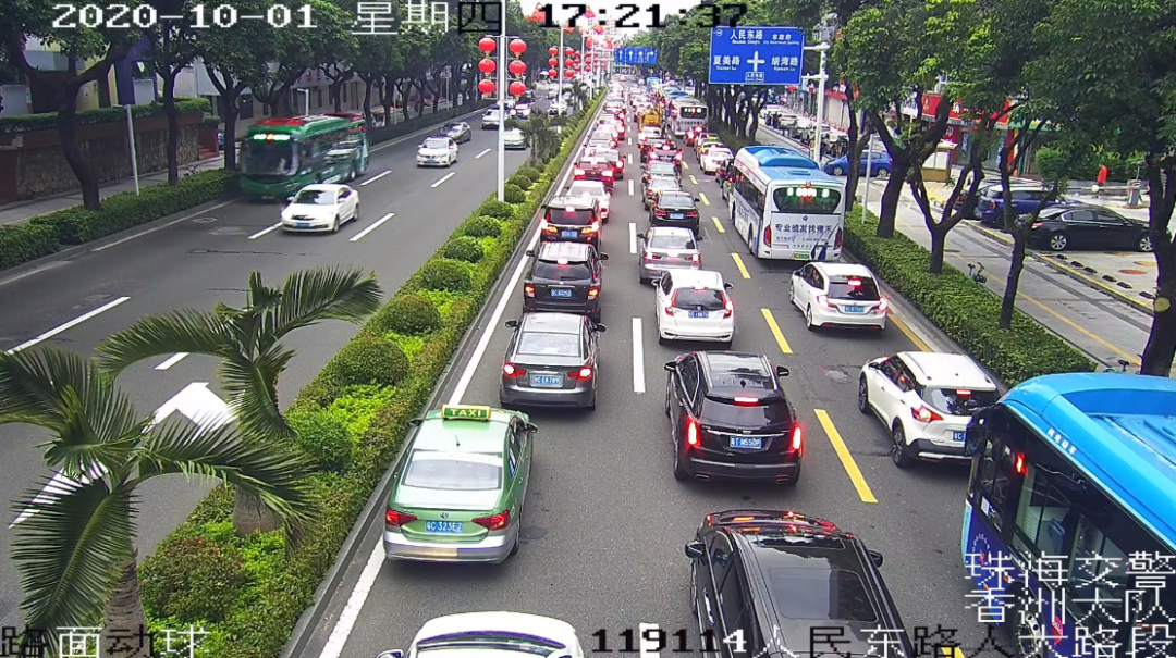 珠海交警|破纪录！两天已有110万辆车进出珠海！昨上百司机走错道被扣6分！