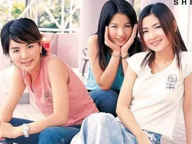 袁泉|2000 年的朴树: “袁泉，你歧视艾滋病吗？”