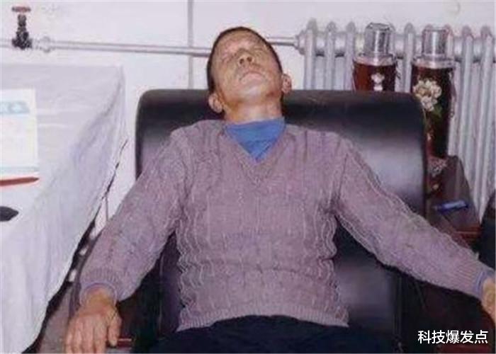 外星人@被外星人背着飞行的男人，轰动一时的黄延秋事件，该怎么解释？