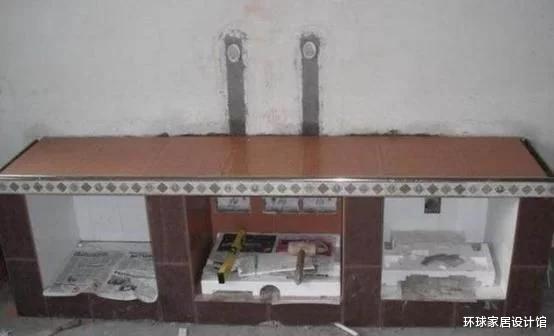 ▲公公硬要给新房砌个“水泥”电视柜, 完工后我无语了, 但只能接受