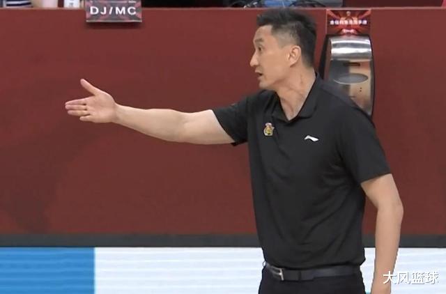 广东男篮|应变突出!三次战术改变逆转比赛,杜锋的最佳教练真不是白拿的