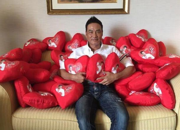 |走进任达华在香港的家，和老婆年龄差12岁，家里装修都是浪漫风