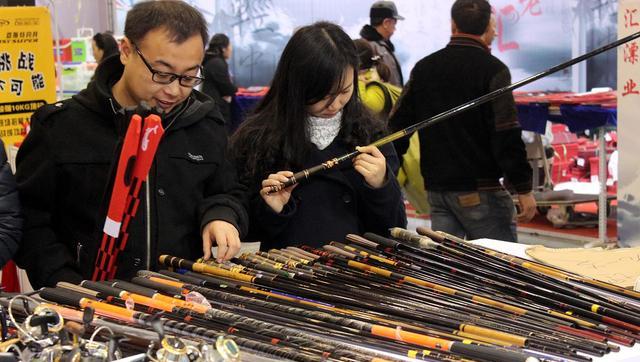 鲫鱼|台钓：到底用“软竿”还是“硬竿”？通过这3点选择鱼竿更合适