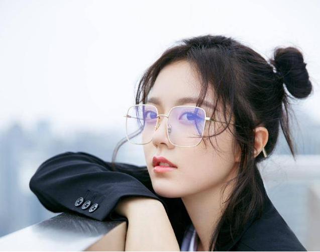 「张子枫」2020年即将参加高考的明星，全是实力派，第四位学校抢着要