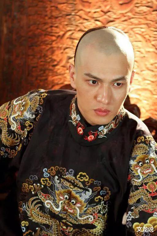 康熙|他是康熙最小的儿子，雍正拿他当亲儿子养，乾隆对他十分宠爱，他凭什么？