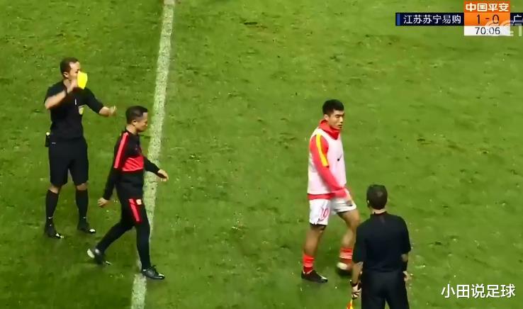 郑智|怒怼主裁判+暴踢饮料瓶！郑智暴怒的原因找到了，这次因为被冤枉？