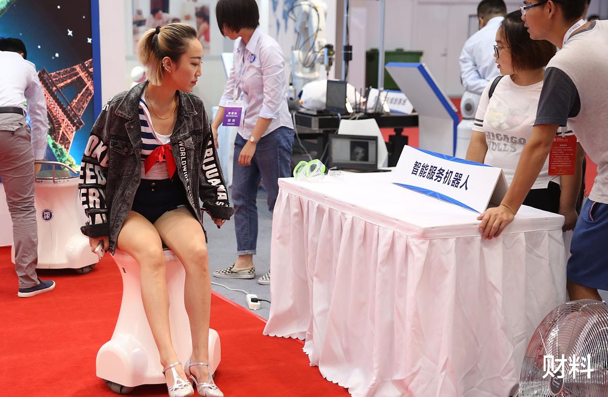 机器人|“妻子机器人”受大众欢迎，有啥魅力？3个“特长”，功能性强大