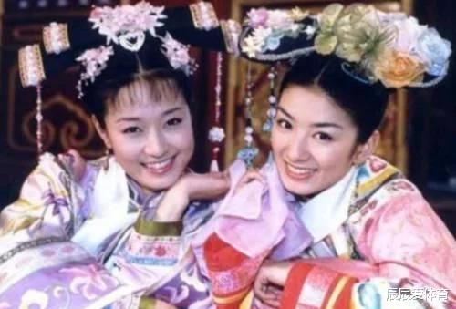 『紫薇』还珠格格：陈家家宴上，为何晴儿只能站着，紫薇和小燕子却能坐着