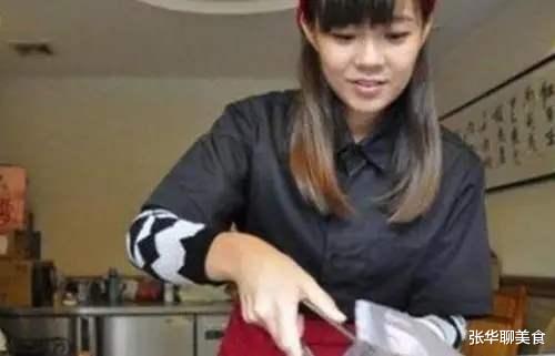 『豌豆苗』90后妹子辞职卖“独一份”小吃，10元一份，吃货：来晚吃不到