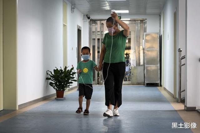 黑土影像|河南一对夫妇曾先后埋葬3个亲生骨肉，今第4个孩子恐怕也难逃厄运