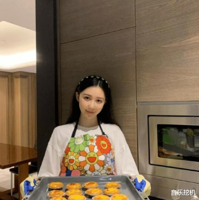 潘玮柏|继夜店打碟照后，潘玮柏老婆再曝“绿茶”行为？网友：不敢相信！
