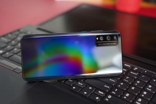 华为荣耀|荣耀系列手机怎么选?这三款不同价位性能机,你喜欢哪一部?