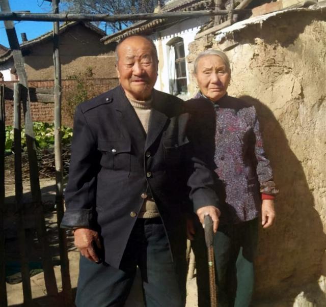 臆说古史|山西90岁老兵，证件遗失无法证明身份，指着博物馆照片说：这是我