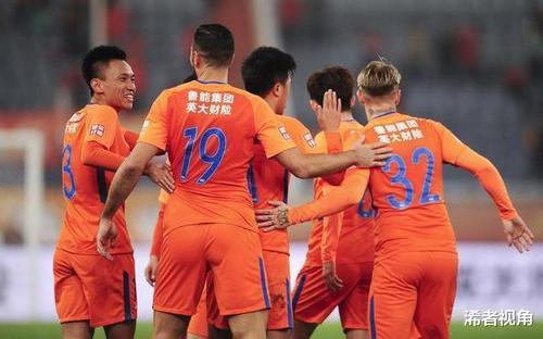 「山东鲁能」好消息! 鲁能做出英明决定: 双保险备战新赛季，李霄鹏冲击冠军有戏