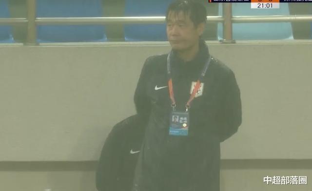 山东鲁能|超级失误！中超新贵送出大礼，意大利锋霸捡漏，鲁能雨战“获利”