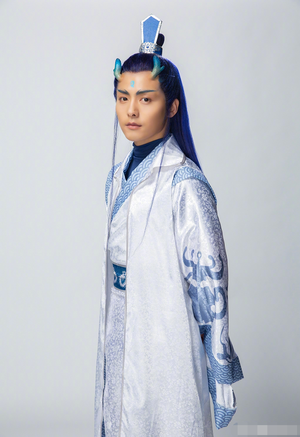 华晨宇马天宇cos敖丙哪吒，以为会违和，没想到竟百分百还原