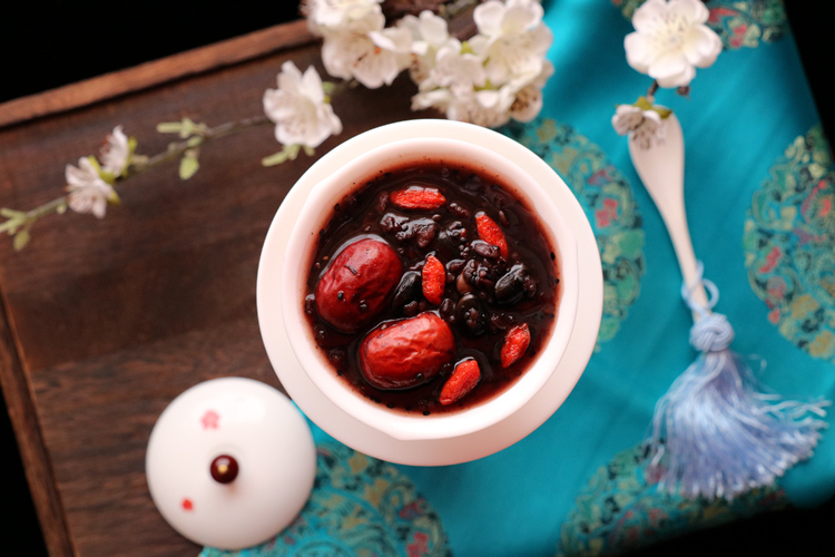 [睡眠]女人早餐要喝它，蛋白质是鸡蛋的3倍，是牛奶的12倍，气色越差越要喝