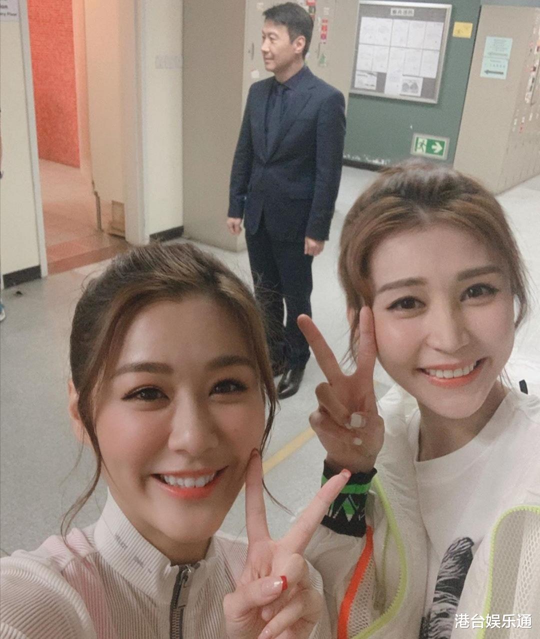 TVB▲黎明降临TVB引轰动，艺人为求合影各出奇招，电视王国没落至此？