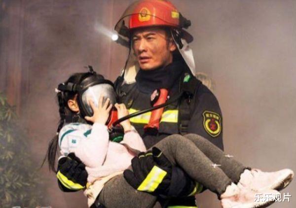 百花奖|百花奖最大黑马：黄晓明爆冷夺影帝，周冬雨获得第5连冠