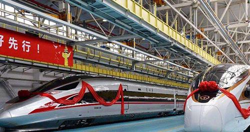 |上半年亏近千亿，上亿人“养不活”高铁？亏损下，为何还要扩建？