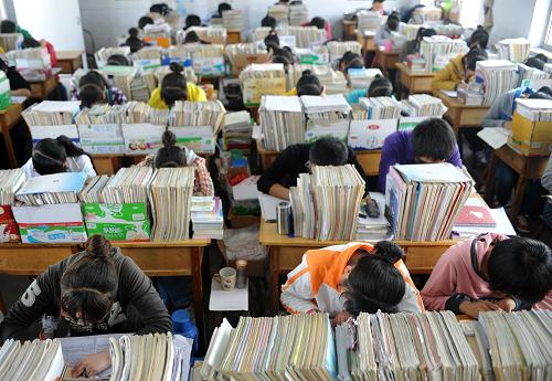 武汉|那6个被困在电梯错过高考的学生，集体将酒店告上法庭，结果如何