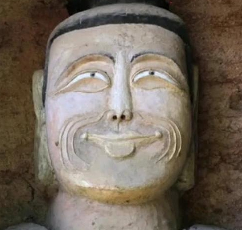 |地球危险了？西部现佛祖“诡异笑容”，学者：上天赠予中国的礼物