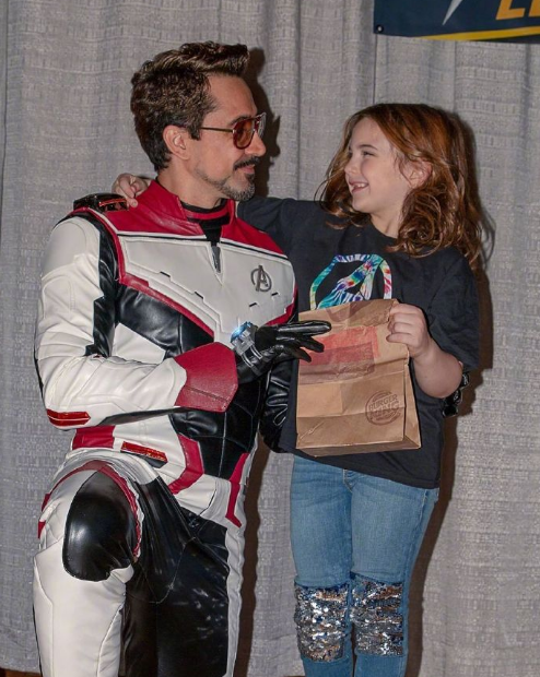 『超级英雄』超级英雄神级cos，钢铁侠神还原，而她就像是神奇女侠的双胞胎