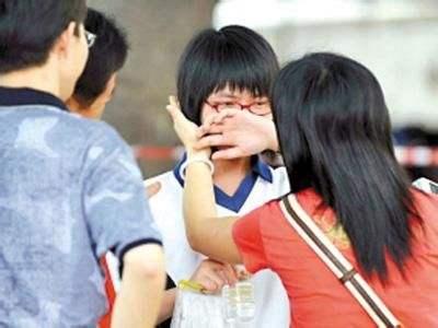 大学|女儿花1.8万读了个三本大学，看见室友后“心态崩了”，直言后悔