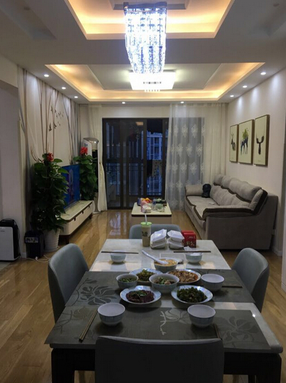 |乔迁之喜，邀请亲戚们来我家玩，却被吐槽装修很廉价