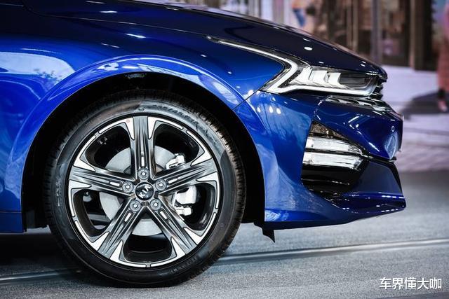 「起亚K5」全新起亚k5开启预售，2.0T超越大众水平，网友：关键是价格