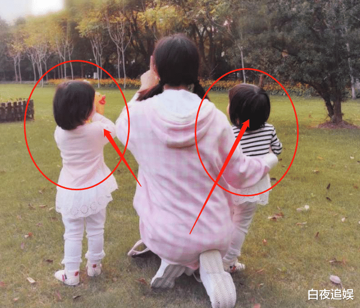 『谢娜』有种“当妈”叫谢娜,都说双胞胎要穿同款才好看,她却偏偏不一样