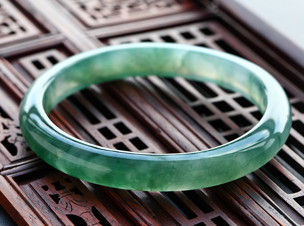 [翡翠]A货翡翠售价500？为何A货翡翠的价值相差如此之大？