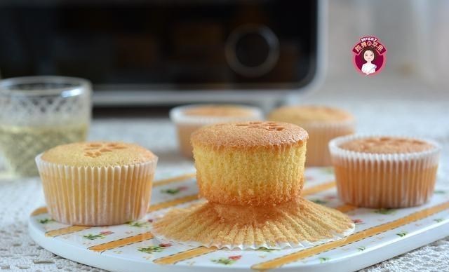 海绵蛋糕▲全蛋打发海绵蛋糕,比戚风易上手,零失败,平整不开裂,香甜细腻
