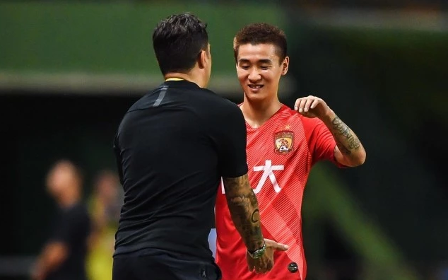 #韦世豪#真拼命！韦世豪5战4球教学赛再破门，昔日白净小伙苦练成了“黑炭头”