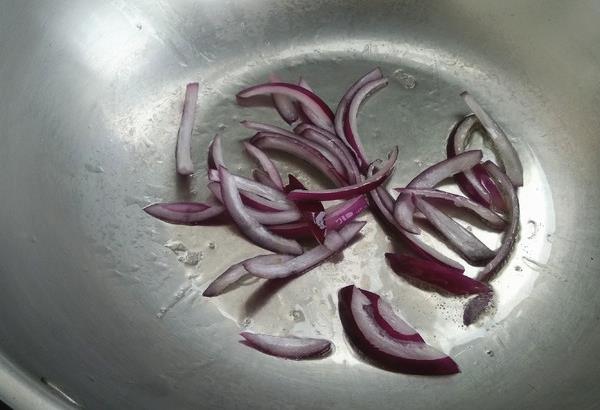 紫苏▲香菇和“它”天生一对，隔三差五吃一次，皮肤白皙，腰肢变细了