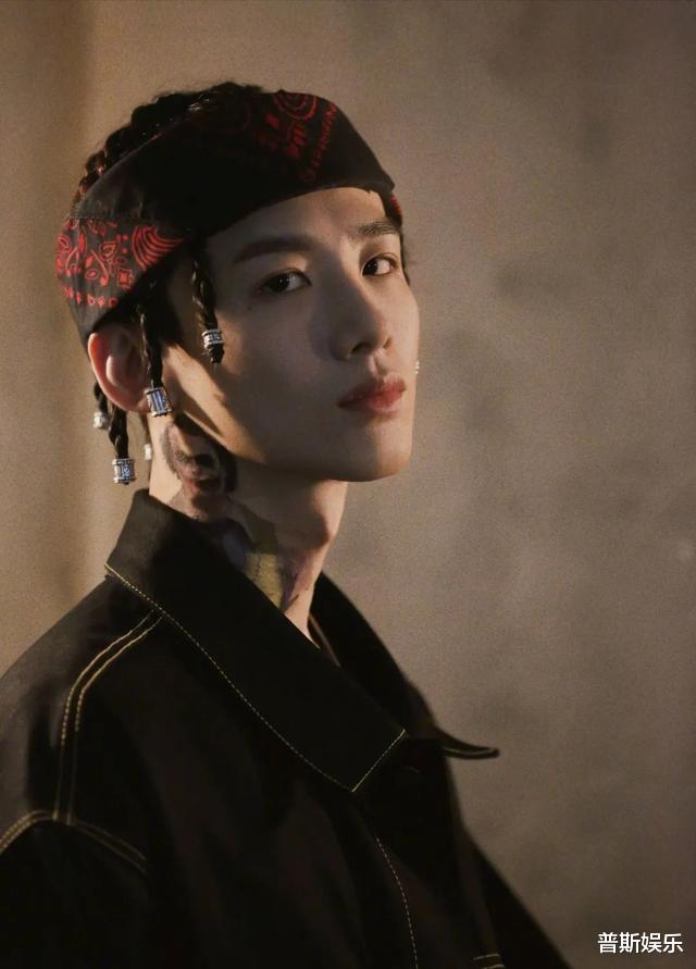 白敬亭|白敬亭爸爸：开出租车供儿子学钢琴，儿子成名后为他买房完他心愿