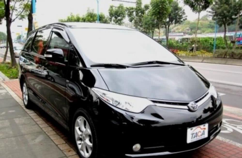 赌王：赌王家的保镖车，号称“子弹头”，装下七名壮汉无压力