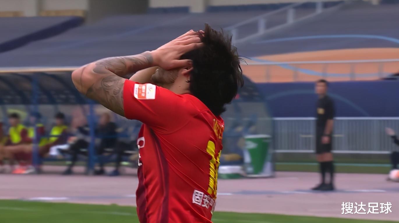 里卡多·高拉特|中超疯狂23分钟！高拉特和曹赟定对飚，央视名嘴：像在踢表演赛