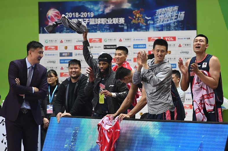 #徐杰#他是最不被看好的现役球员,却能在广东宏远男篮站住脚,原因为何