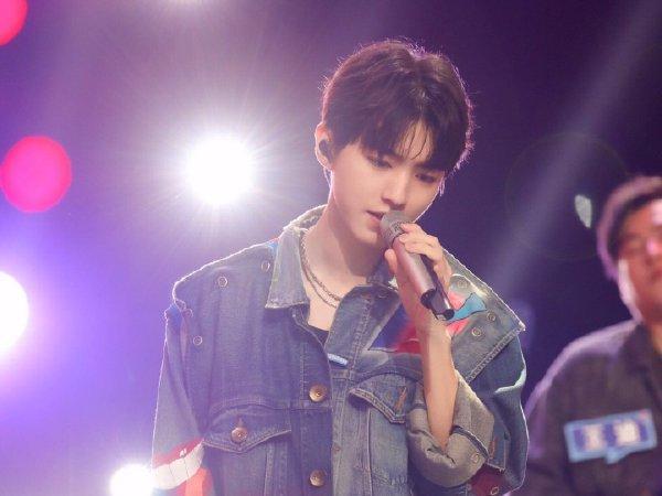 王俊凯|王俊凯艺考倒数第一，张子枫高考倒数第一，盘点成绩不好的明星