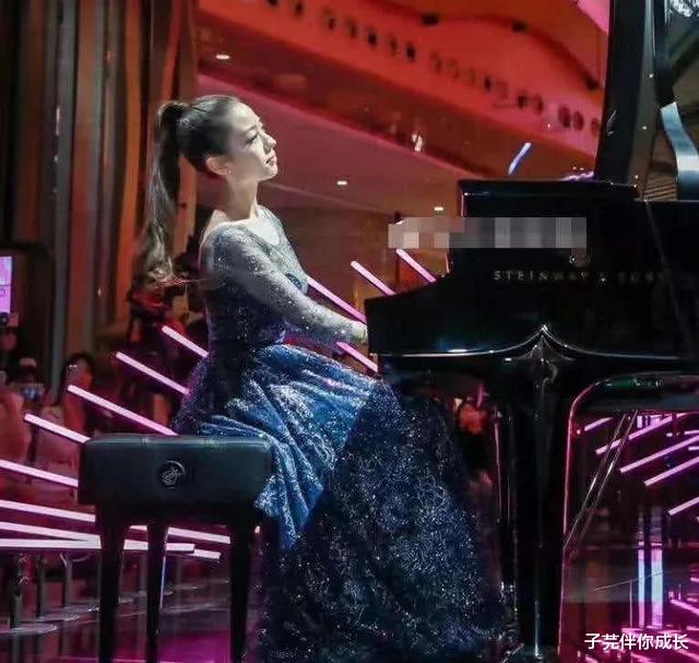 吉娜·爱丽丝▲郎朗送吉娜“美人鱼”泳衣，网友：看来嫁给钢琴王子也不容易