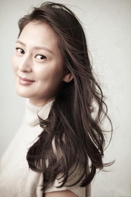 黄澜|《如懿传》美女制片人黄澜,父亲是作家黄亚洲,生二胎离婚未再嫁