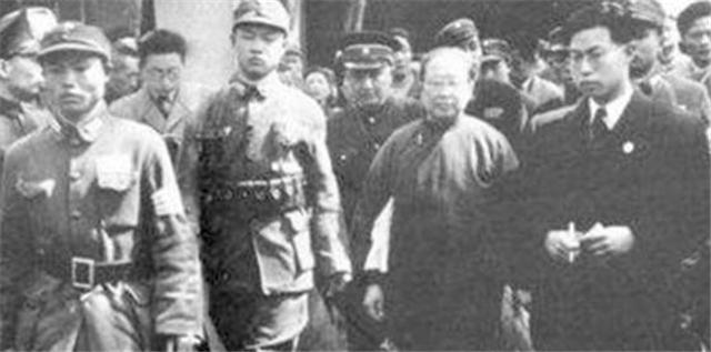 小志的历史观点|七旬女老师被捕村民联名要求放人，罪行公布后，村民：处死她