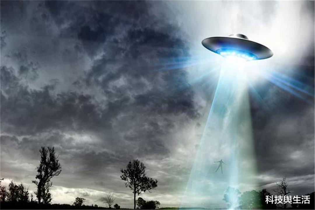 UFO|UFO再现！美国上空出现“雪茄形”不明物，引发众人猜测！