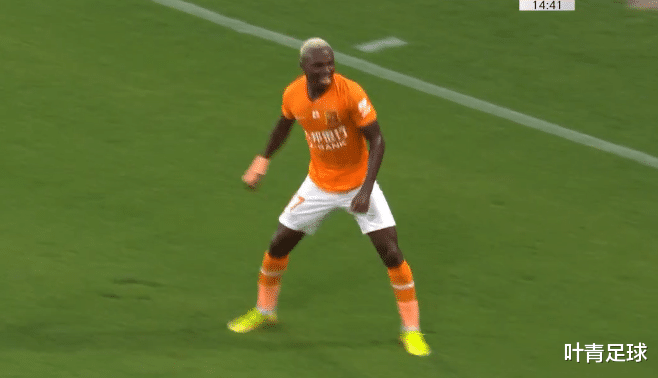 中超|2-1，中超黑马赢球却遭重创：26岁王牌外援当场哭了