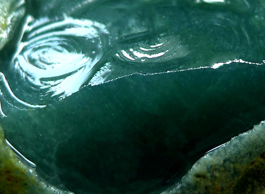 翡翠|翡翠原石的种老与种嫩有什么区别？