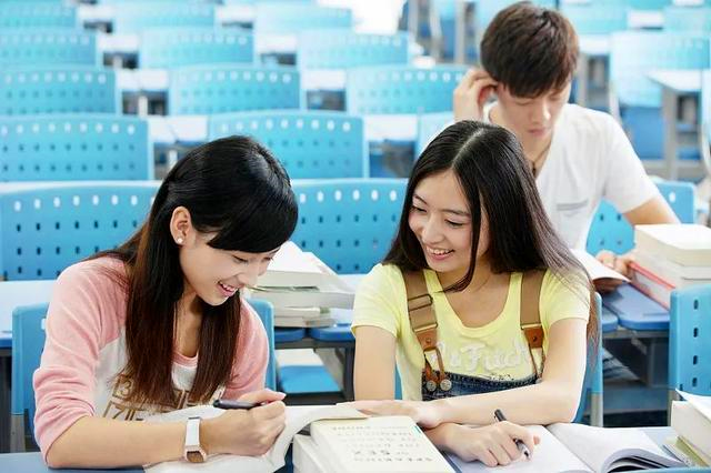 大学|大学比较轻松的3个专业，深受女生们的欢迎，毕业后也不愁工作