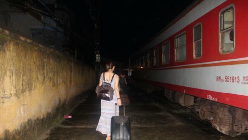 ▲洗浴中心有何“猫腻”?为何有人放弃酒店,再晚也要在此过夜